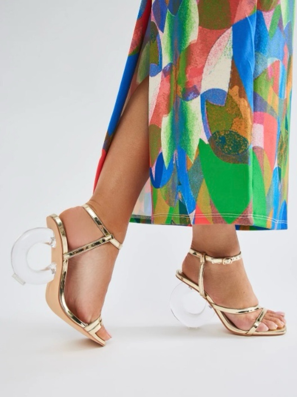 FASHION NOVA Gold Metallic Strappy Sandals with Clear Round Novelty Heel Size 9